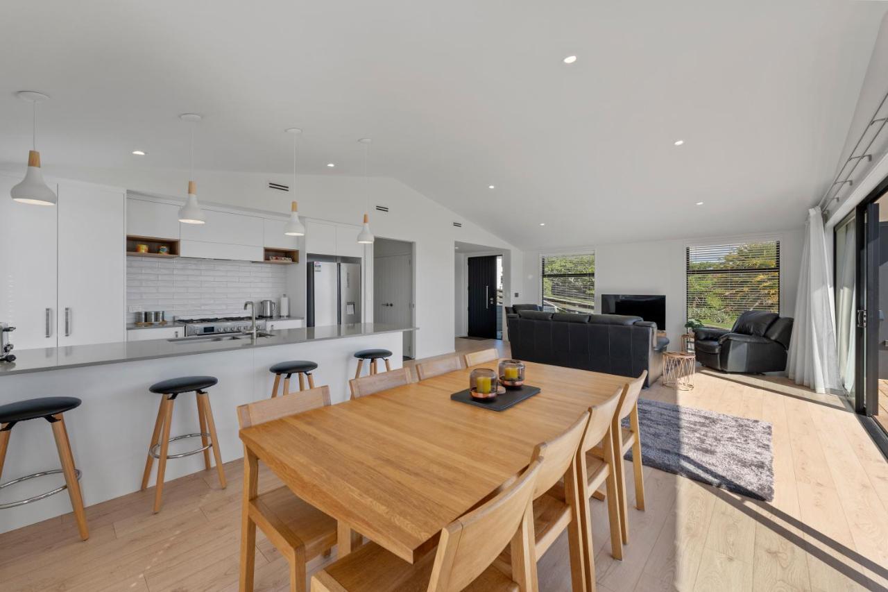 Lakeview Terrace - Taupo Holiday Home מראה חיצוני תמונה